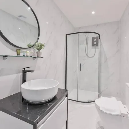 Pass The Keys Flat 1 - Spacious Modern 1 Bedroom Flat *